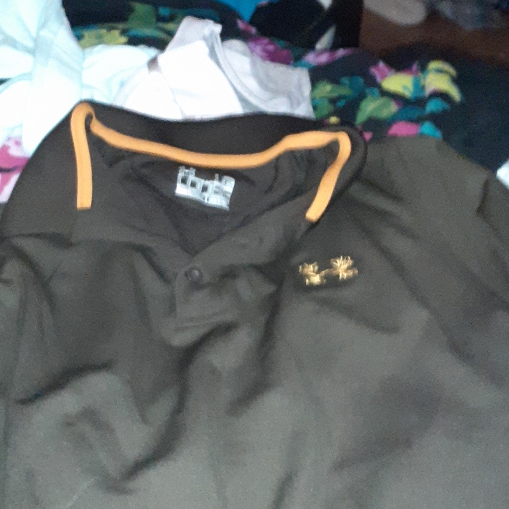 Under armour polo shirt x large camo green color a